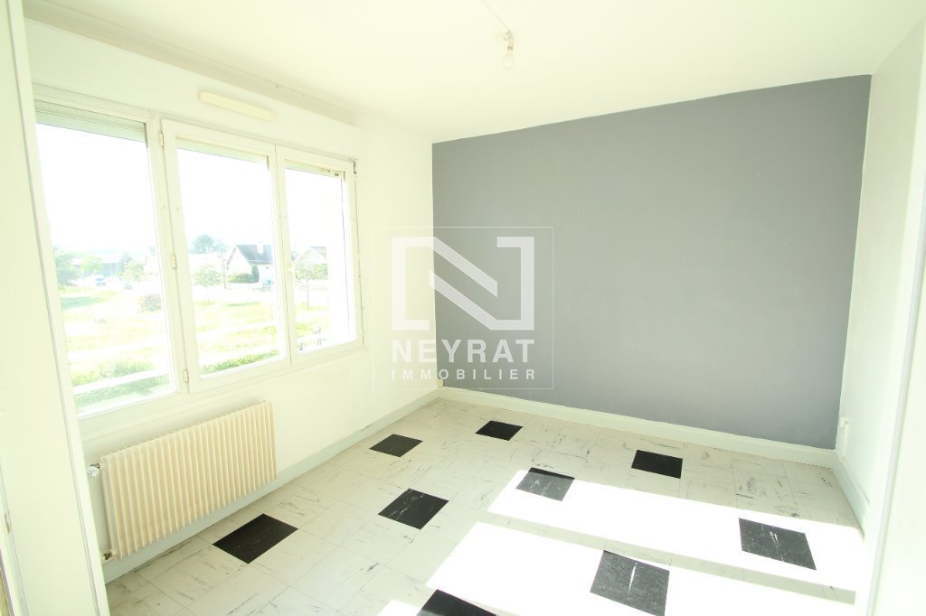 APPARTEMENT T5 A LOUER - CHAGNY - 85.4 m2 - 750 &euro; charges comprises par mois