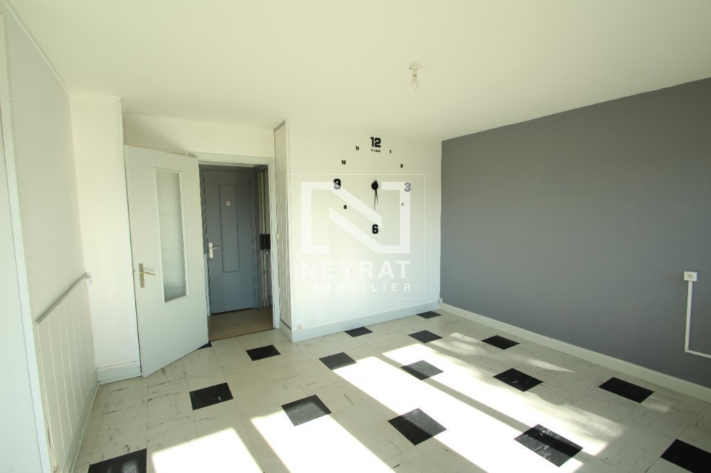 APPARTEMENT T5 A LOUER - CHAGNY - 85.4 m2 - 750 &euro; charges comprises par mois