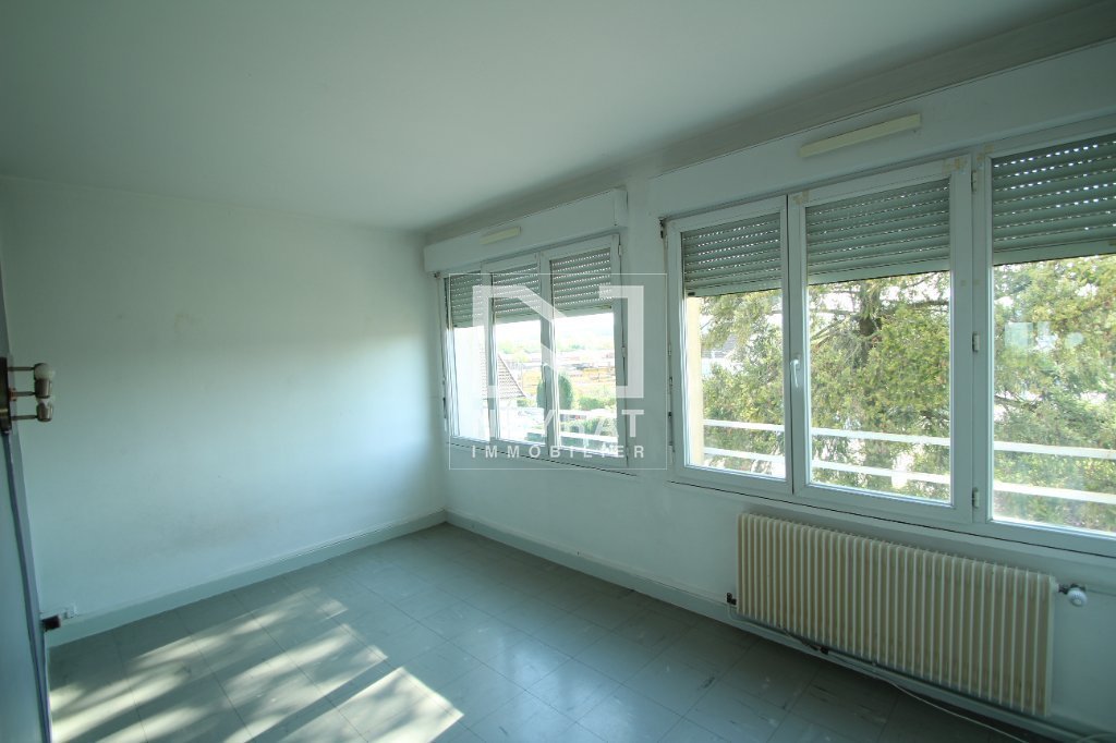 APPARTEMENT T5 A LOUER - CHAGNY - 85.4 m2 - 750 &euro; charges comprises par mois