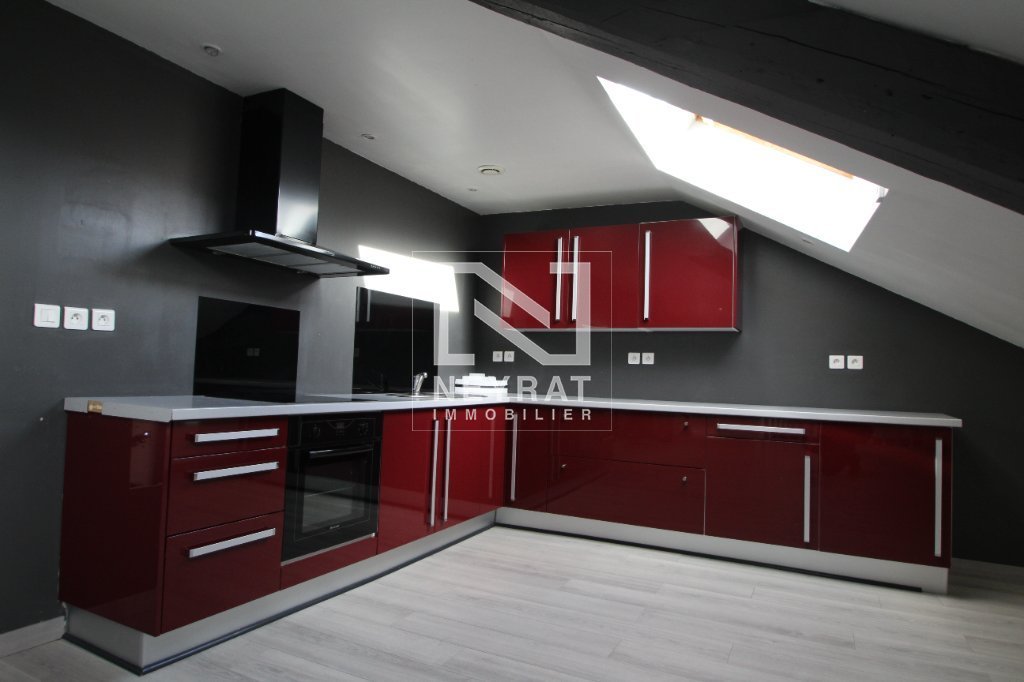 APPARTEMENT T5 - CHAGNY - 135.04 m2 - LOU&Eacute;