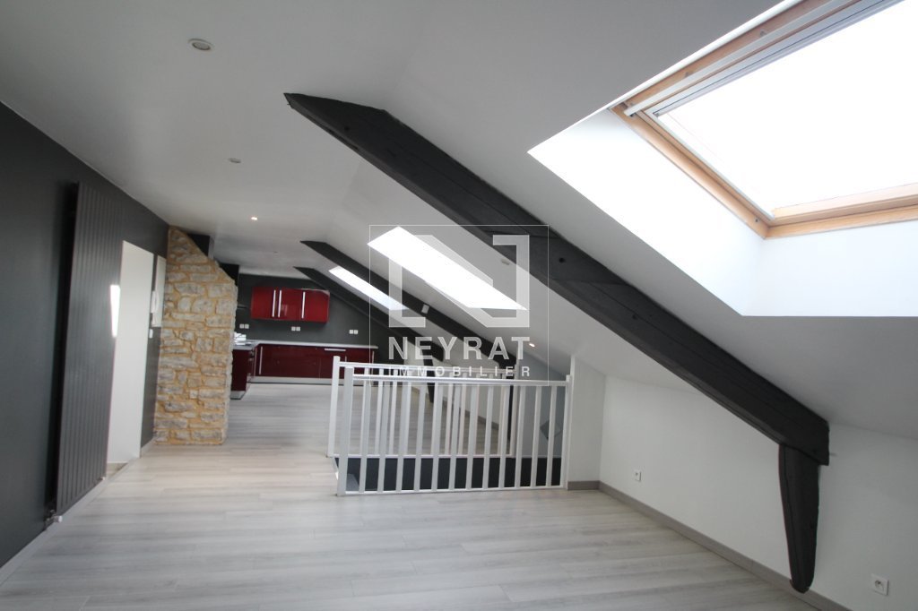 APPARTEMENT T5 - CHAGNY - 135.04 m2 - LOU&Eacute;