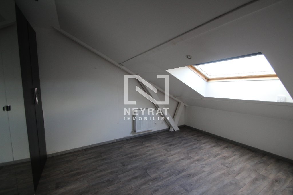 APPARTEMENT T5 - CHAGNY - 135.04 m2 - LOU&Eacute;