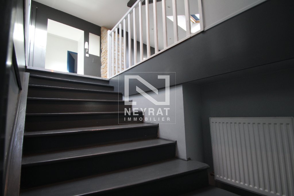 APPARTEMENT T5 - CHAGNY - 135.04 m2 - LOU&Eacute;