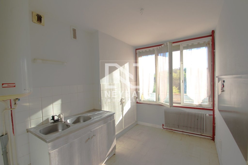 Appartement T5 A LOUER - CHAGNY - 86.61 m2 - 750 &euro; charges comprises par mois