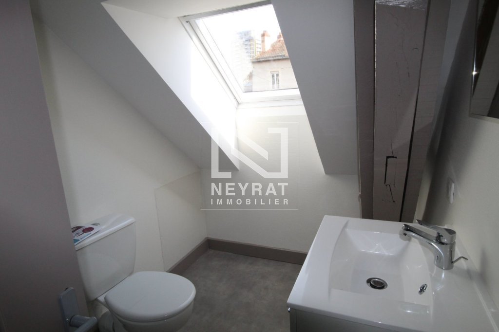 APPARTEMENT T5 A LOUER - CHALON SUR SAONE - 80.07 m2 - 920 &euro; charges comprises par mois