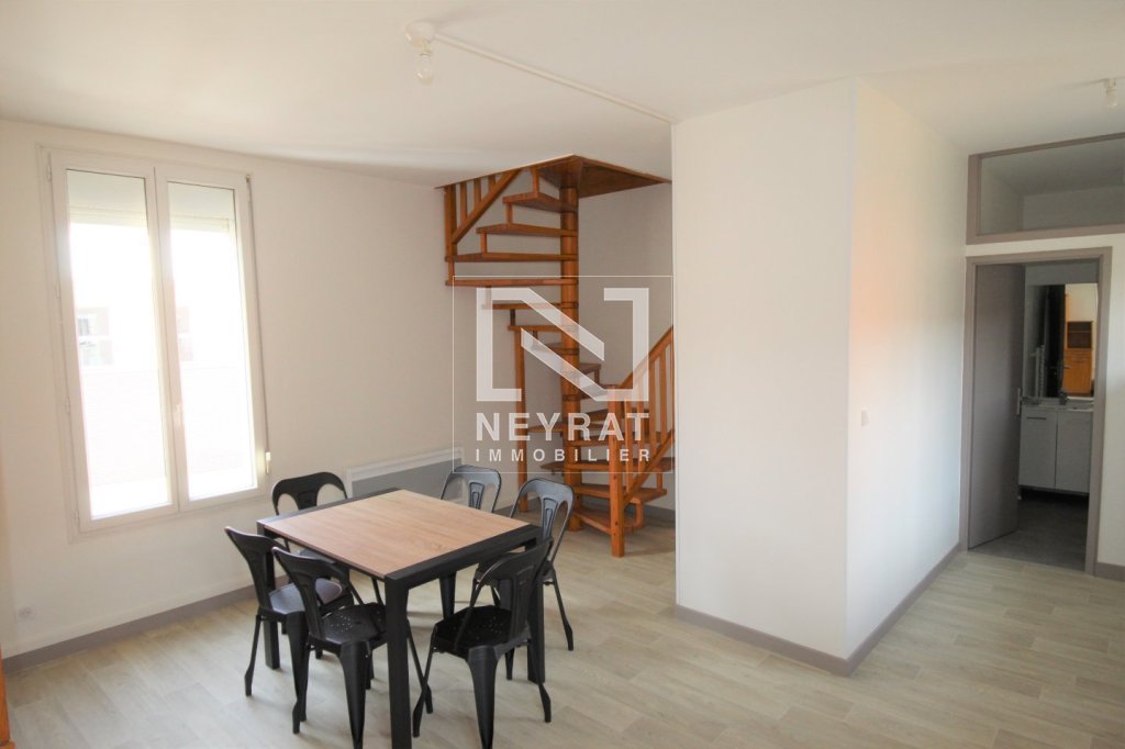APPARTEMENT T5 A LOUER - CHALON SUR SAONE - 80.07 m2 - 920 &euro; charges comprises par mois