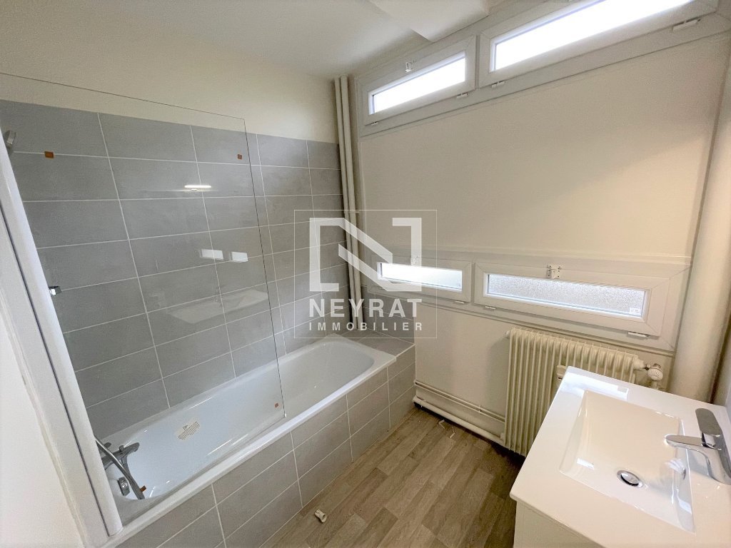 APPARTEMENT T5 A LOUER - CHALON SUR SAONE - 101.47 m2 - 890€ charges comprises par mois