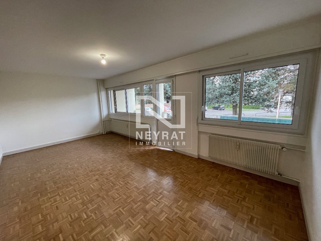 APPARTEMENT T5 A LOUER - CHALON SUR SAONE - 101.47 m2 - 890€ charges comprises par mois