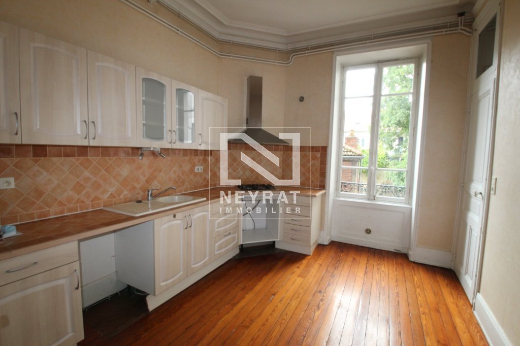 APPARTEMENT T5 A LOUER - CHALON SUR SAONE - 155 m2 - 1 048 € charges comprises par mois