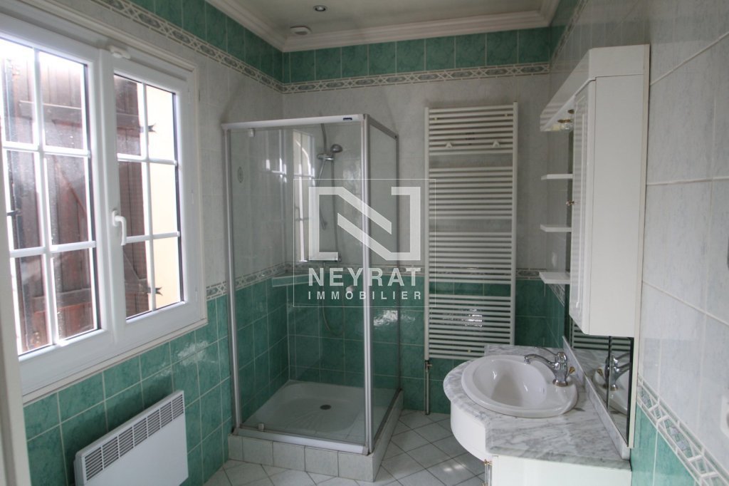APPARTEMENT T5 A LOUER - MEURSAULT - 141 m2 - 842 &euro; charges comprises par mois