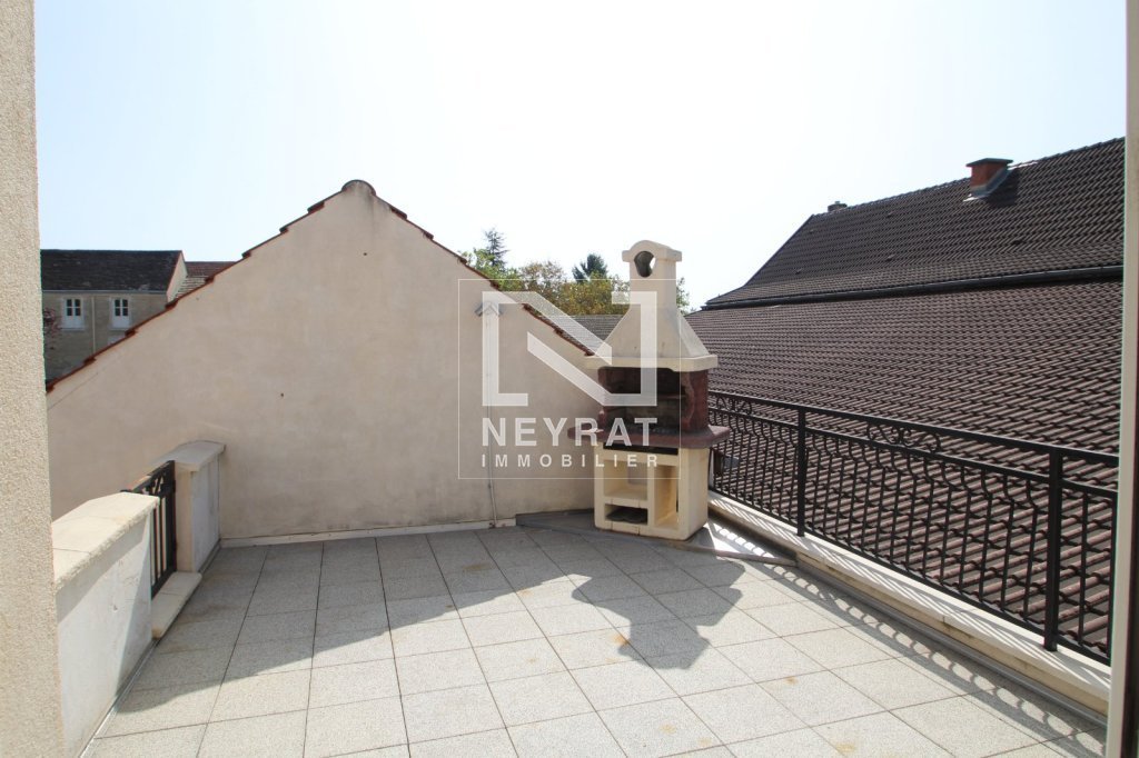 APPARTEMENT T5 A LOUER - MEURSAULT - 141 m2 - 842 &euro; charges comprises par mois