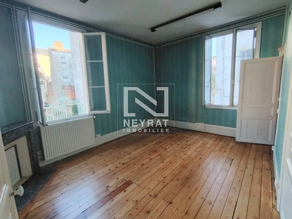 APPARTEMENT T5 - CHALON SUR SAONE - 124.06 m2 - 112�400�&euro;