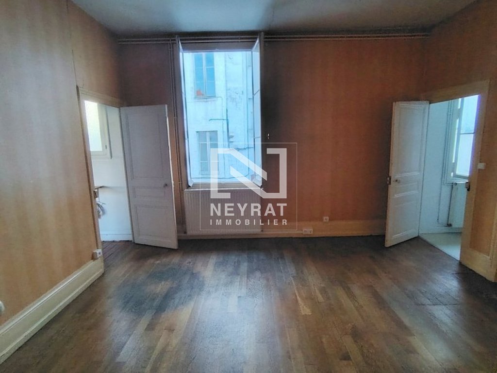 APPARTEMENT T5 - CHALON SUR SAONE - 124.06 m2 - 112�400�&euro;