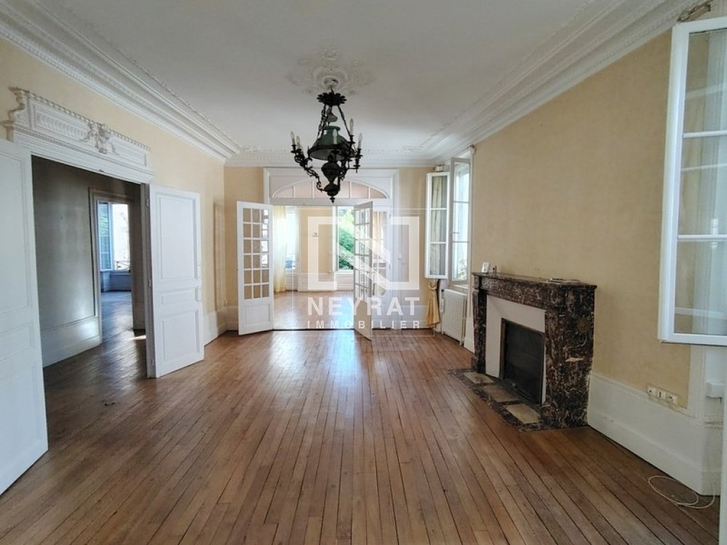 APPARTEMENT T5 A VENDRE - CHALON SUR SAONE - 143.35 m2 - 285000€