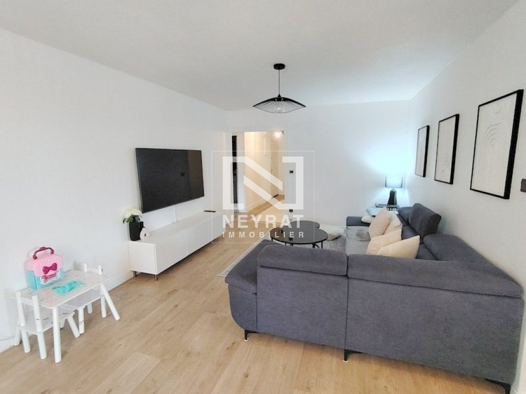 APPARTEMENT T5 A VENDRE - CHALON SUR SAONE - 94.26 m2 - 143�200�&euro;