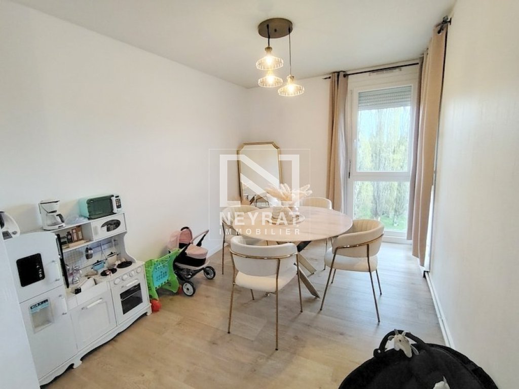 APPARTEMENT T5 A VENDRE - CHALON SUR SAONE - 94.26 m2 - 143�200�&euro;