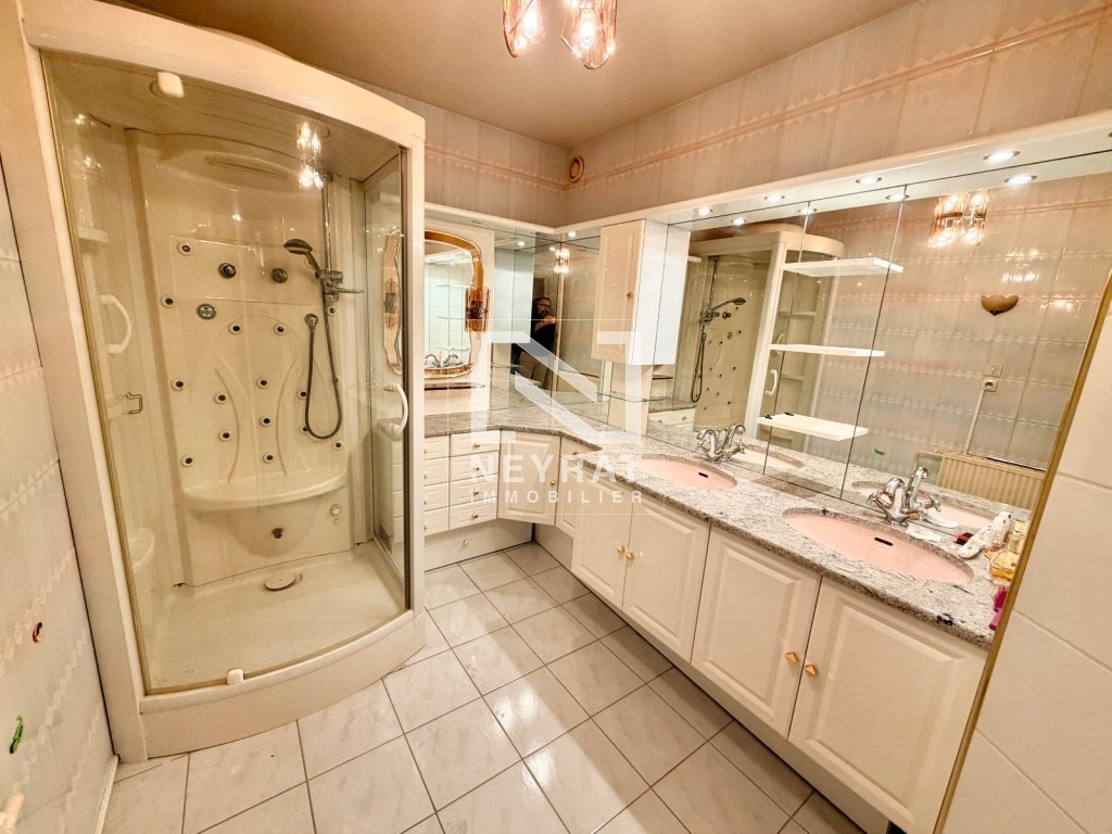APPARTEMENT T5 A VENDRE - CHALON SUR SAONE - 116.27 m2 - 120 000 &euro;