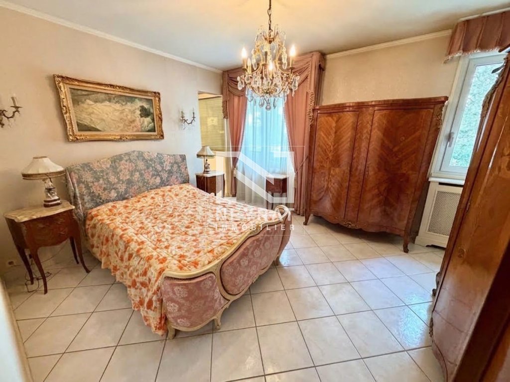 APPARTEMENT T5 A VENDRE - CHALON SUR SAONE - 116.27 m2 - 120 000 &euro;