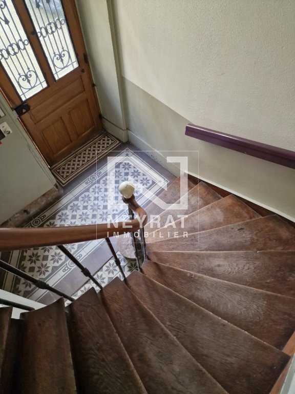 APPARTEMENT 3EME ETAGE A VENDRE - CHAROLLES - 116.99 m2 - 76 000 €