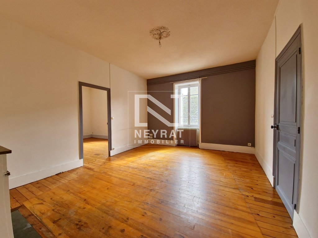 APPARTEMENT 3EME ETAGE A VENDRE - CHAROLLES - 116.99 m2 - 76 000 €