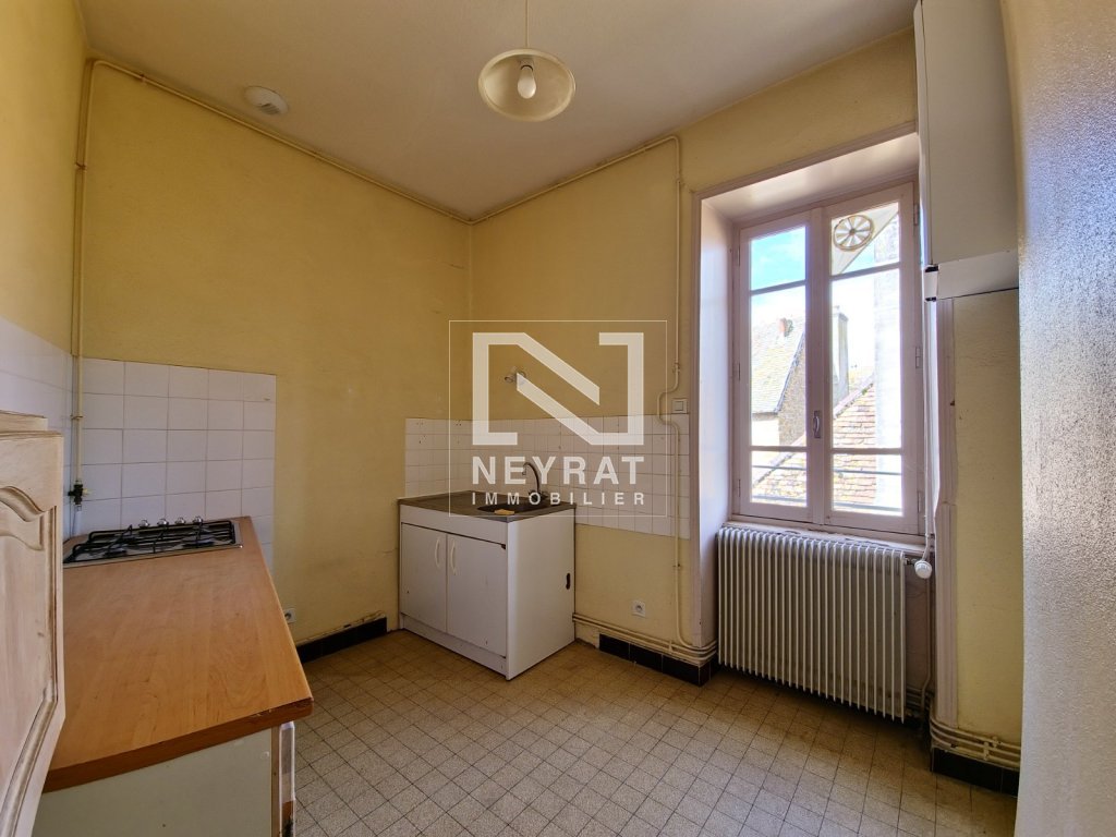 APPARTEMENT 3EME ETAGE A VENDRE - CHAROLLES - 116.99 m2 - 76 000 €