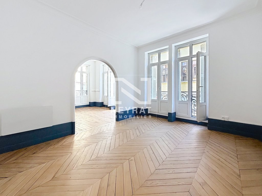 T5 au cœur du centre historique de Dijon A VENDRE - DIJON Hyper centre ville - 85.53 m2 - 390 000 &euro;