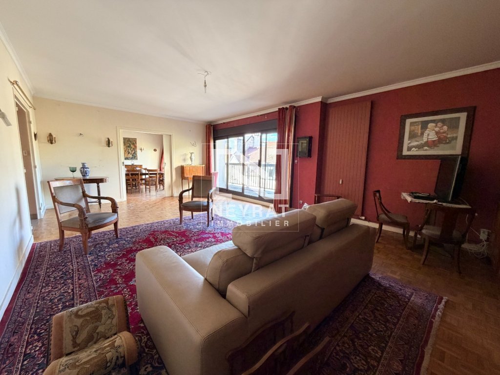 DIJON HYPER CENTRE- PLACE SAINT BÉNIGNE A VENDRE - DIJON Hyper Centre ville - 140.47 m2 - 495 000 &euro;