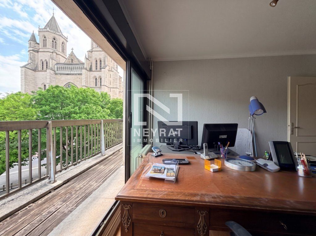 DIJON HYPER CENTRE- PLACE SAINT BÉNIGNE A VENDRE - DIJON Hyper Centre ville - 140.47 m2 - 495 000 &euro;