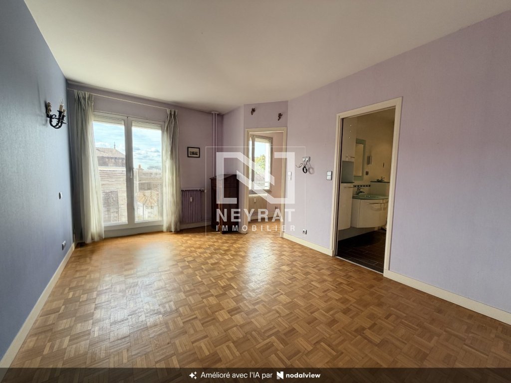 DIJON HYPER CENTRE- PLACE SAINT BÉNIGNE A VENDRE - DIJON Hyper Centre ville - 140.47 m2 - 495 000 &euro;