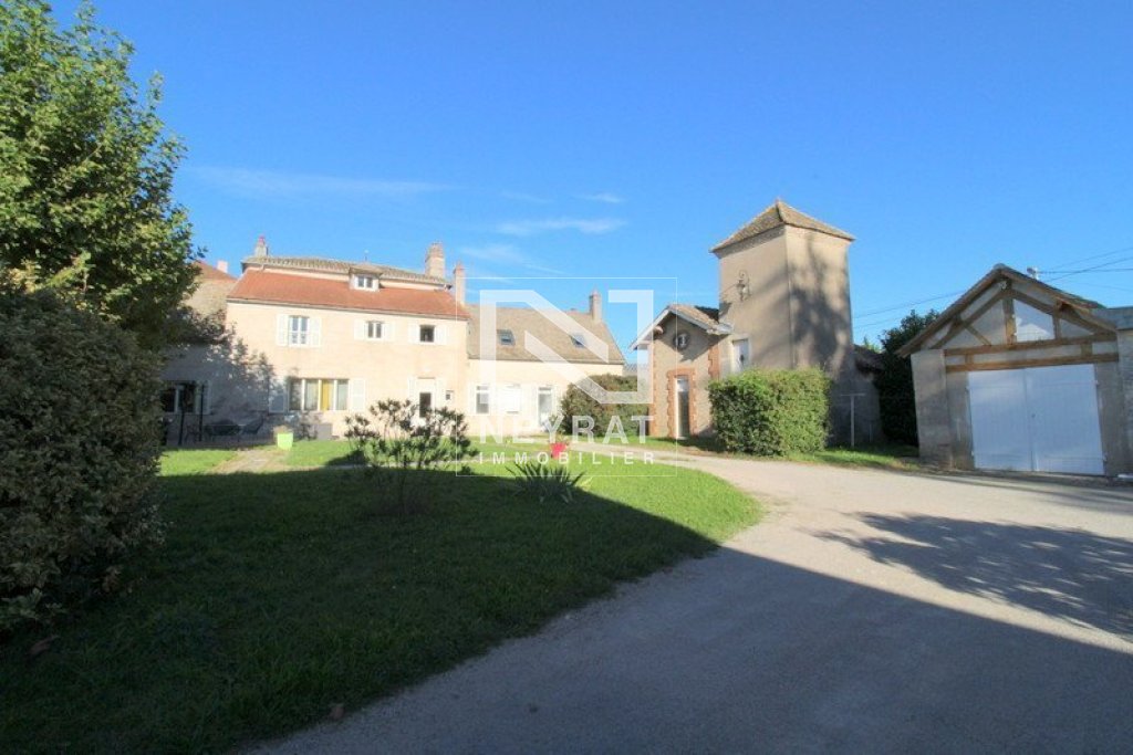 APPARTEMENT T6 A LOUER - VERDUN SUR LE DOUBS - 1300€ charges comprises par mois