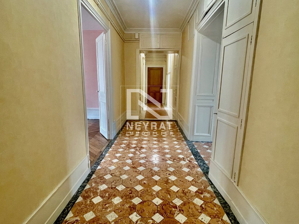 T6 de 225 m� � Chalon