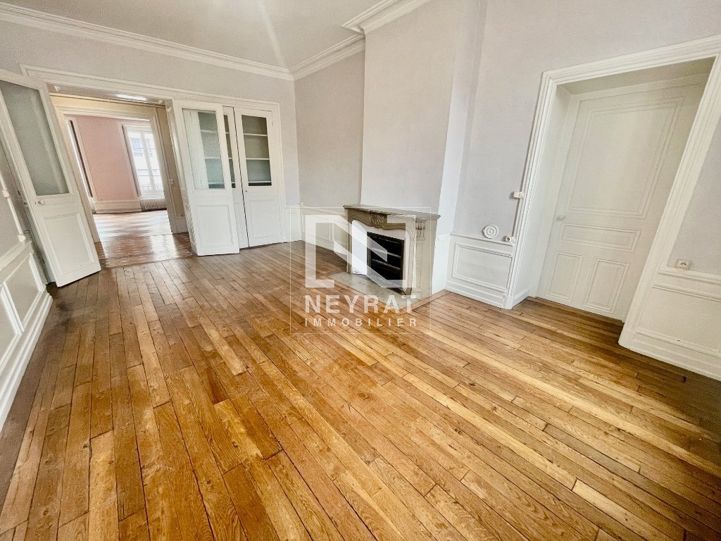 T6 de 225 m� � Chalon