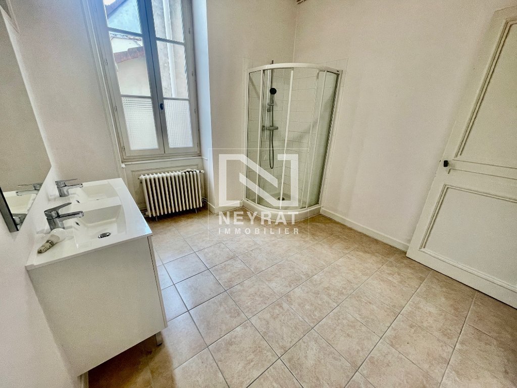 T6 de 225 m� � Chalon