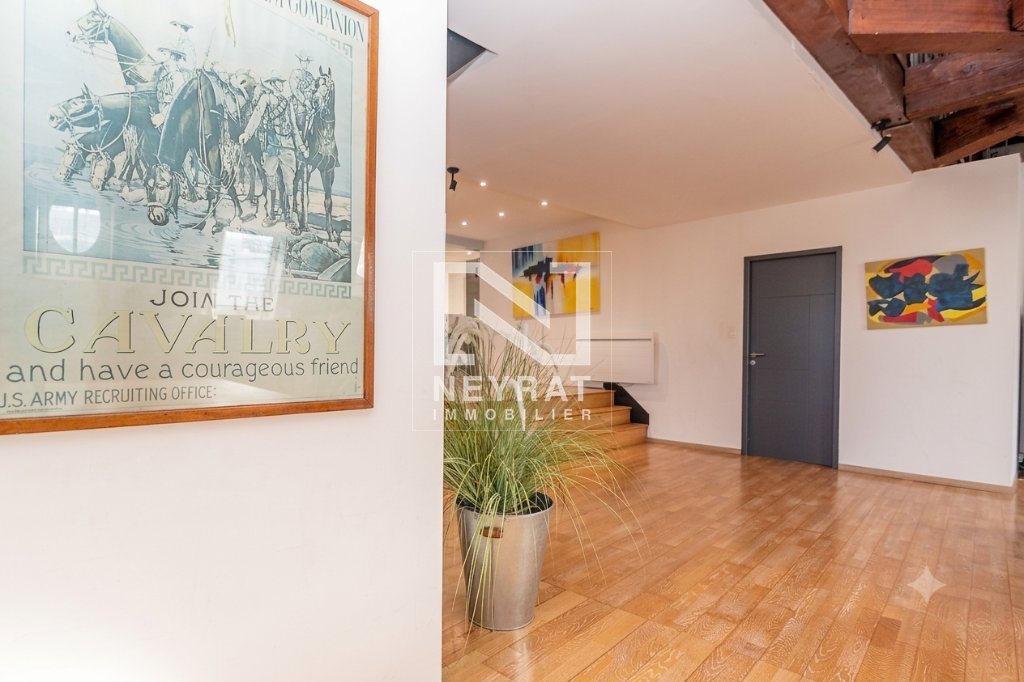 APPARTEMENT T6 A VENDRE - CHALON SUR SAONE - 186.22 m2 - 279 000 &euro;