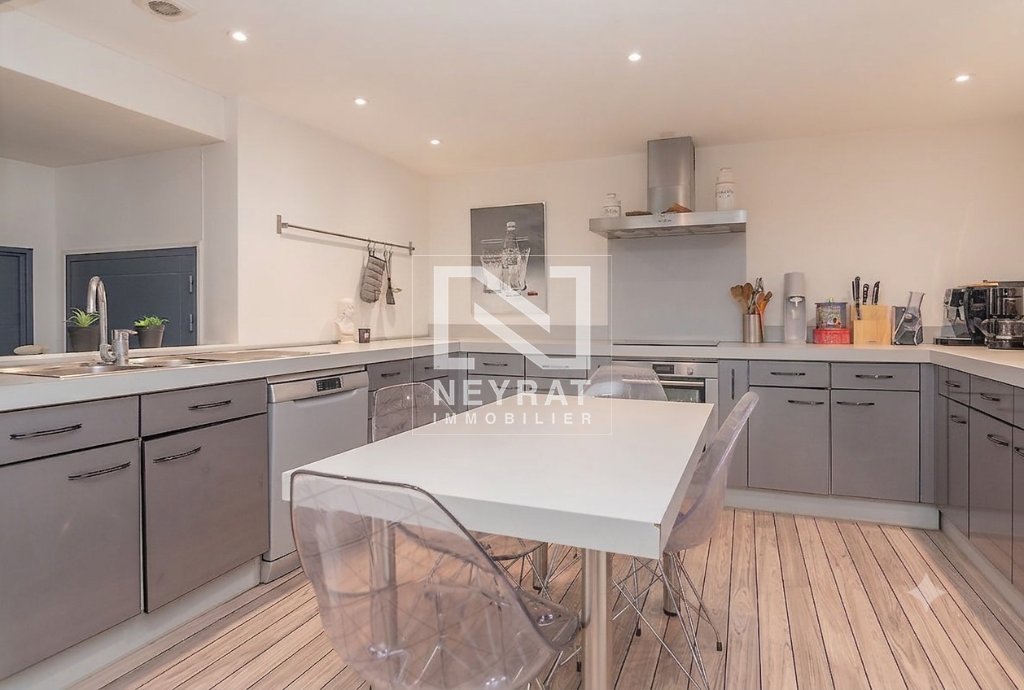 APPARTEMENT T6 A VENDRE - CHALON SUR SAONE - 186.22 m2 - 279 000 &euro;