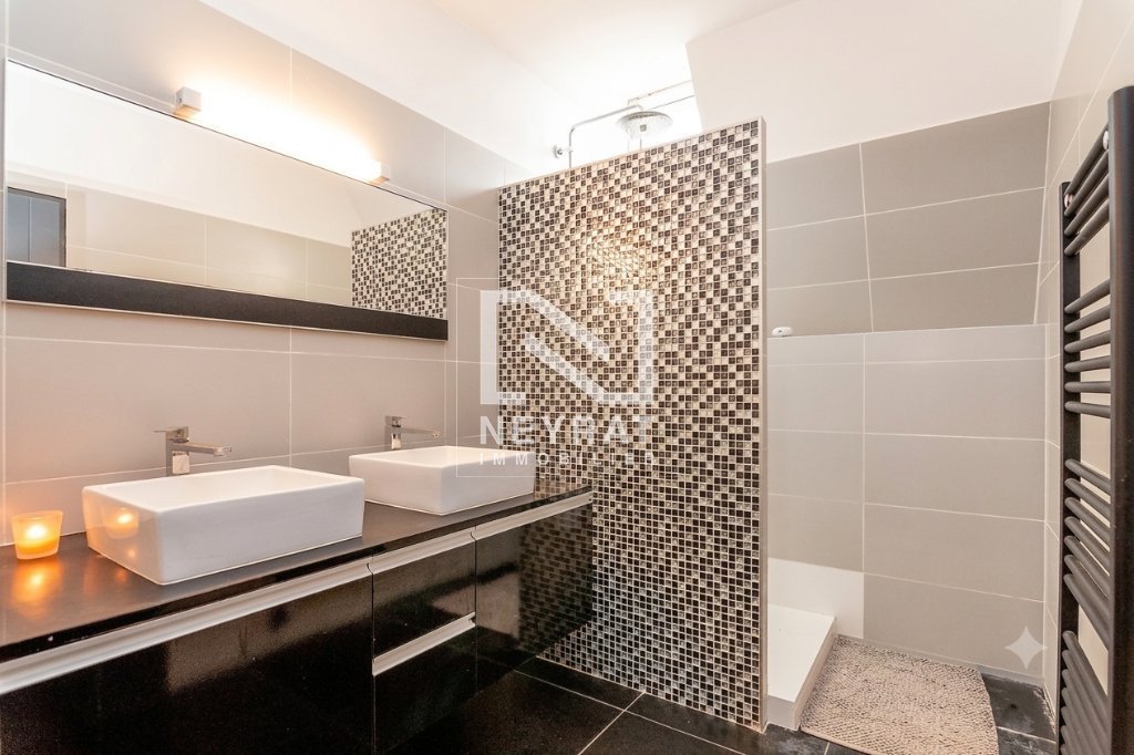 APPARTEMENT T6 A VENDRE - CHALON SUR SAONE - 186.22 m2 - 279 000 &euro;