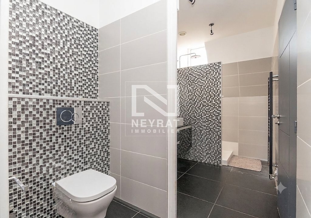 APPARTEMENT T6 A VENDRE - CHALON SUR SAONE - 186.22 m2 - 279 000 &euro;