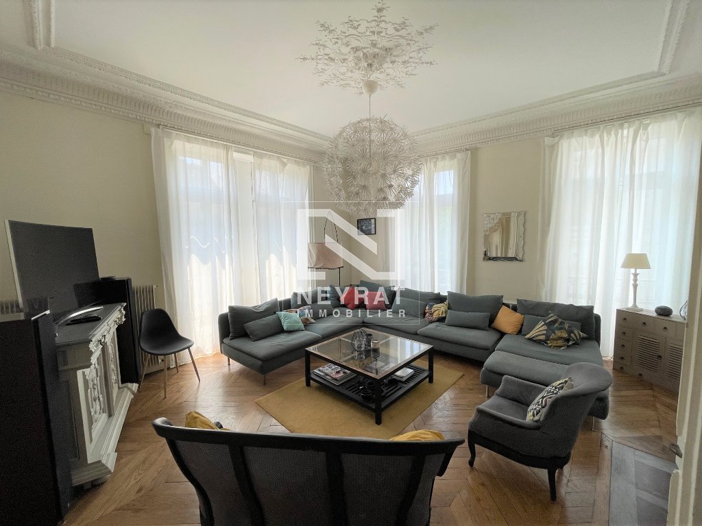 APPARTEMENT T7 A LOUER - CHALON SUR SAONE - 198.28 m2 - 1290€ charges comprises par mois