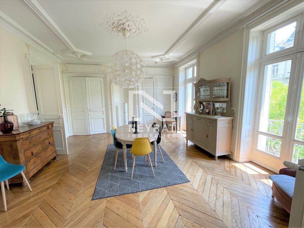 APPARTEMENT T7 A LOUER - CHALON SUR SAONE - 198.28 m2 - 1290€ charges comprises par mois