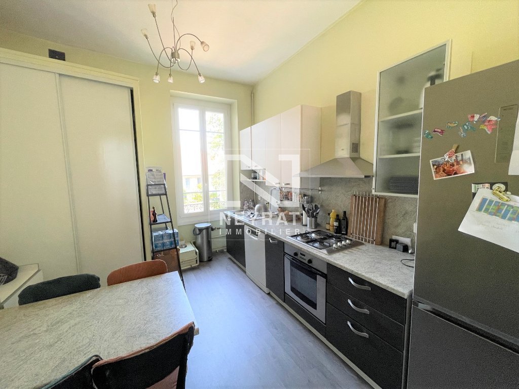 APPARTEMENT T7 A LOUER - CHALON SUR SAONE - 198.28 m2 - 1290€ charges comprises par mois