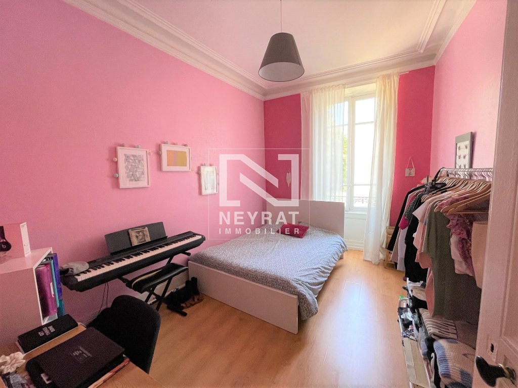 APPARTEMENT T7 A LOUER - CHALON SUR SAONE - 198.28 m2 - 1290€ charges comprises par mois