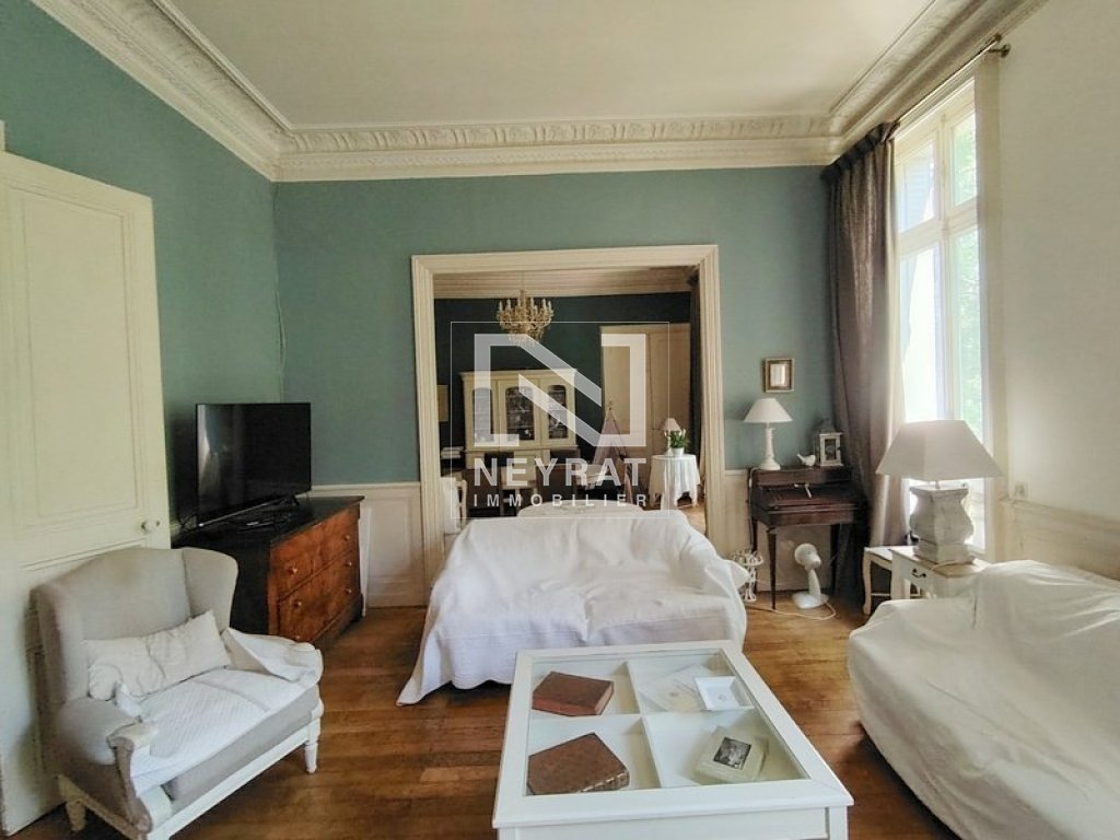 Chalon-sur-Sa�ne : T7 173 m�