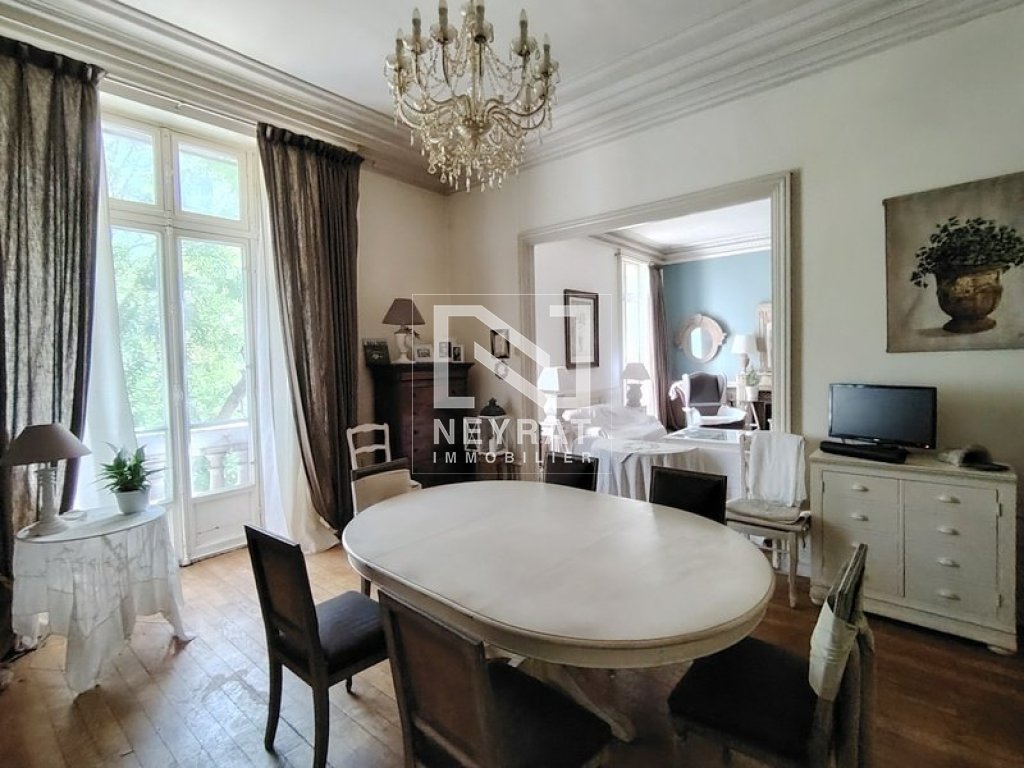 Chalon-sur-Sa�ne : T7 173 m�