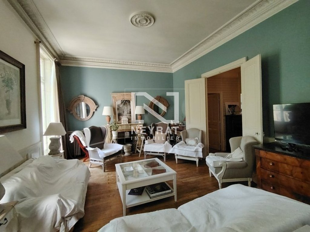 Chalon-sur-Sa�ne : T7 173 m�