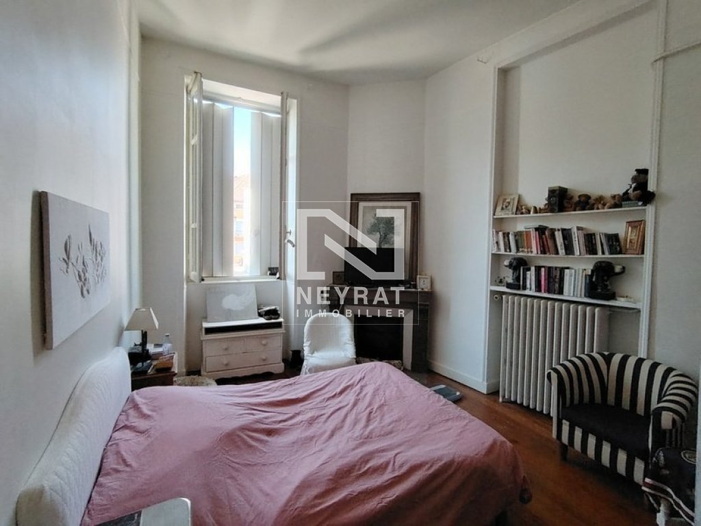 Chalon-sur-Sa�ne : T7 173 m�