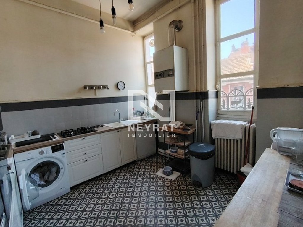 Chalon-sur-Sa�ne : T7 173 m�