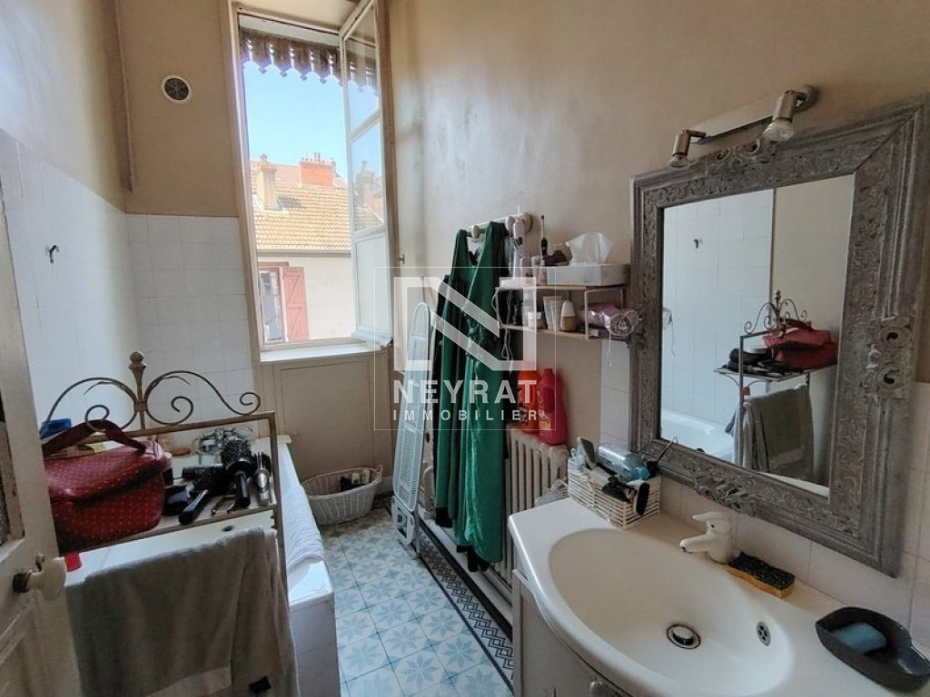 Chalon-sur-Sa�ne : T7 173 m�