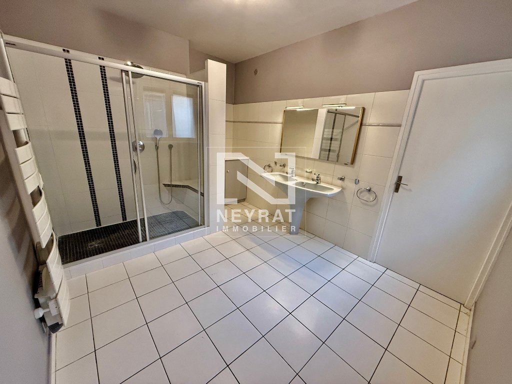 Appartement T7 208 m� � Chalon