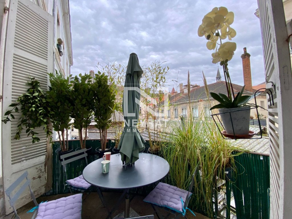 APPARTEMENT T8 A VENDRE - CHALON SUR SAONE - 312.58 m2 - 329 000 &euro;