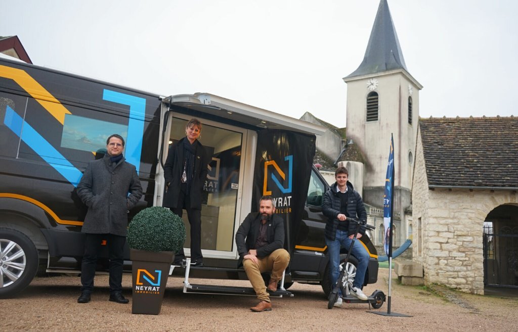 Immo-truck, l agence ambulante de Neyrat Immobilier qui sillonne la campagne de Bourgogne